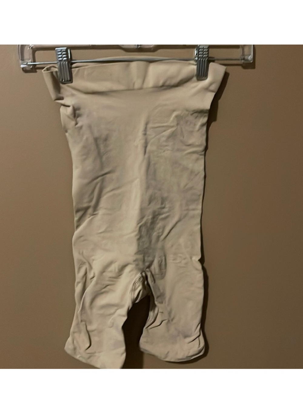 Skims seamless sculpt mid thigh short - Picture 2 of 4